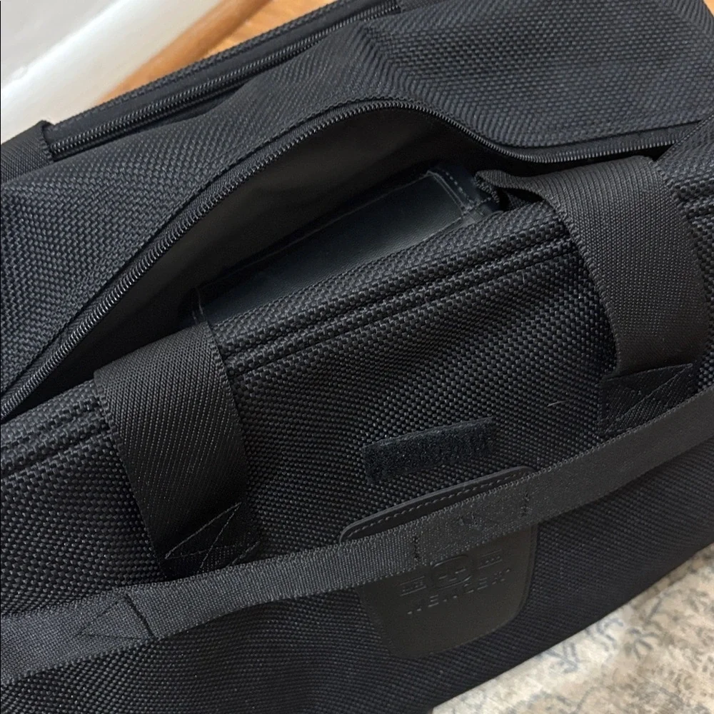 Swiss Engineering Black travel bag - removable shoulder strap - swiss gear